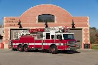 Ladder 6 in front of Station 6